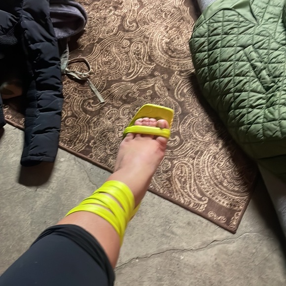 Neon yellow leather lace ups - Picture 3 of 6